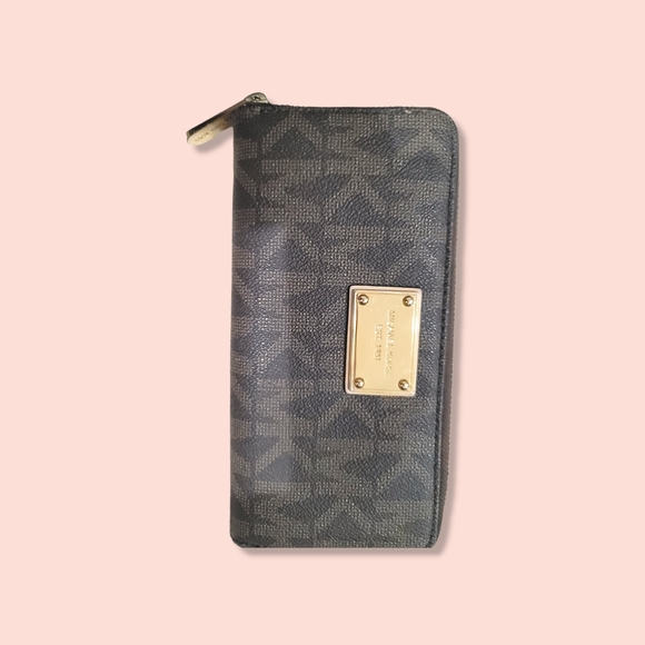 Michael Kors Jet Set Travel Top Zip Tote with Quarter Zip Wallet - Picture 2 of 4